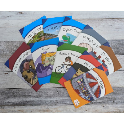 Tric a Chlic: Cam 3 - Set o Lyfrau (English Medium Schools)