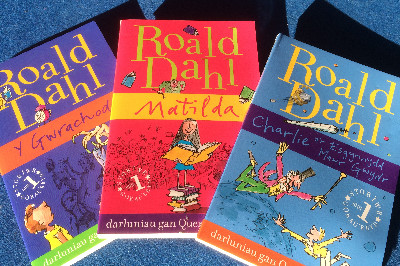 Pecyn Roald Dahl 4 (Matilda/Y Gwrachod/Charlie a'r Esgynnydd Mawr Gwydr)